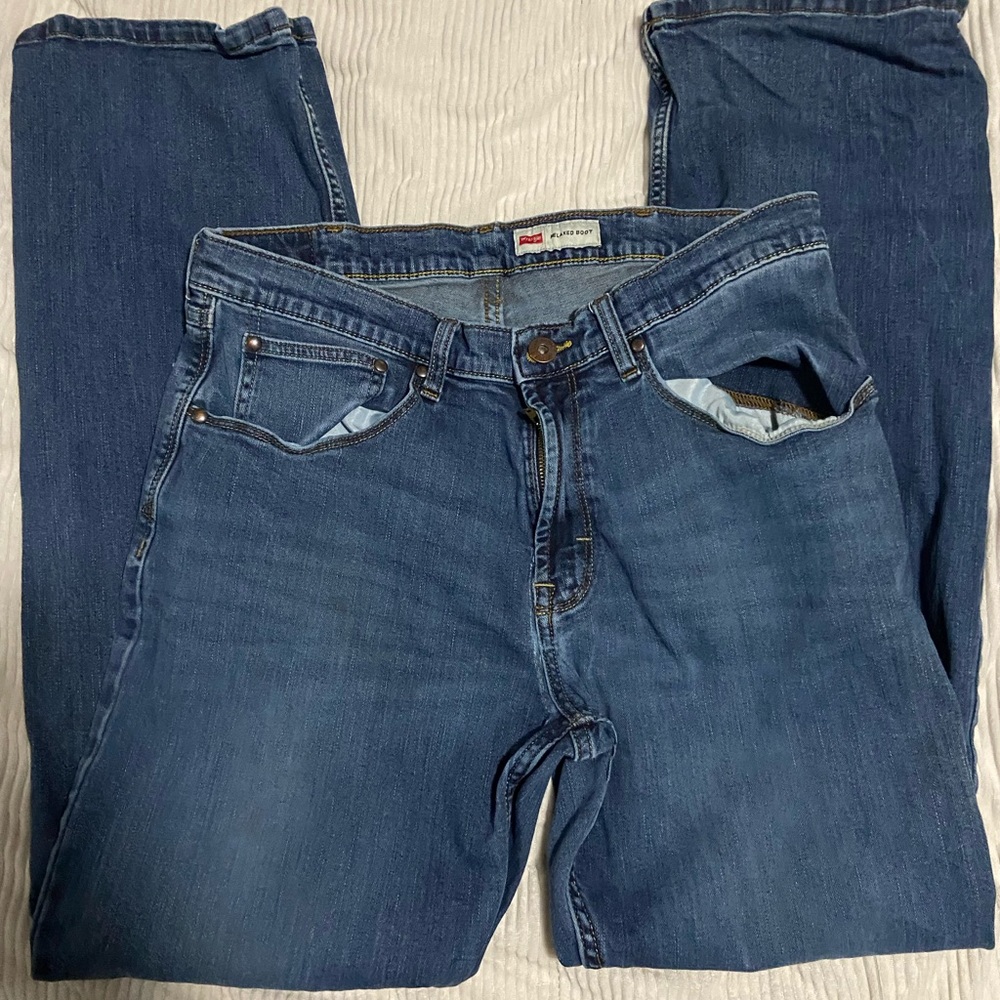 Wrangler Relaxed Fit Blue Jeans